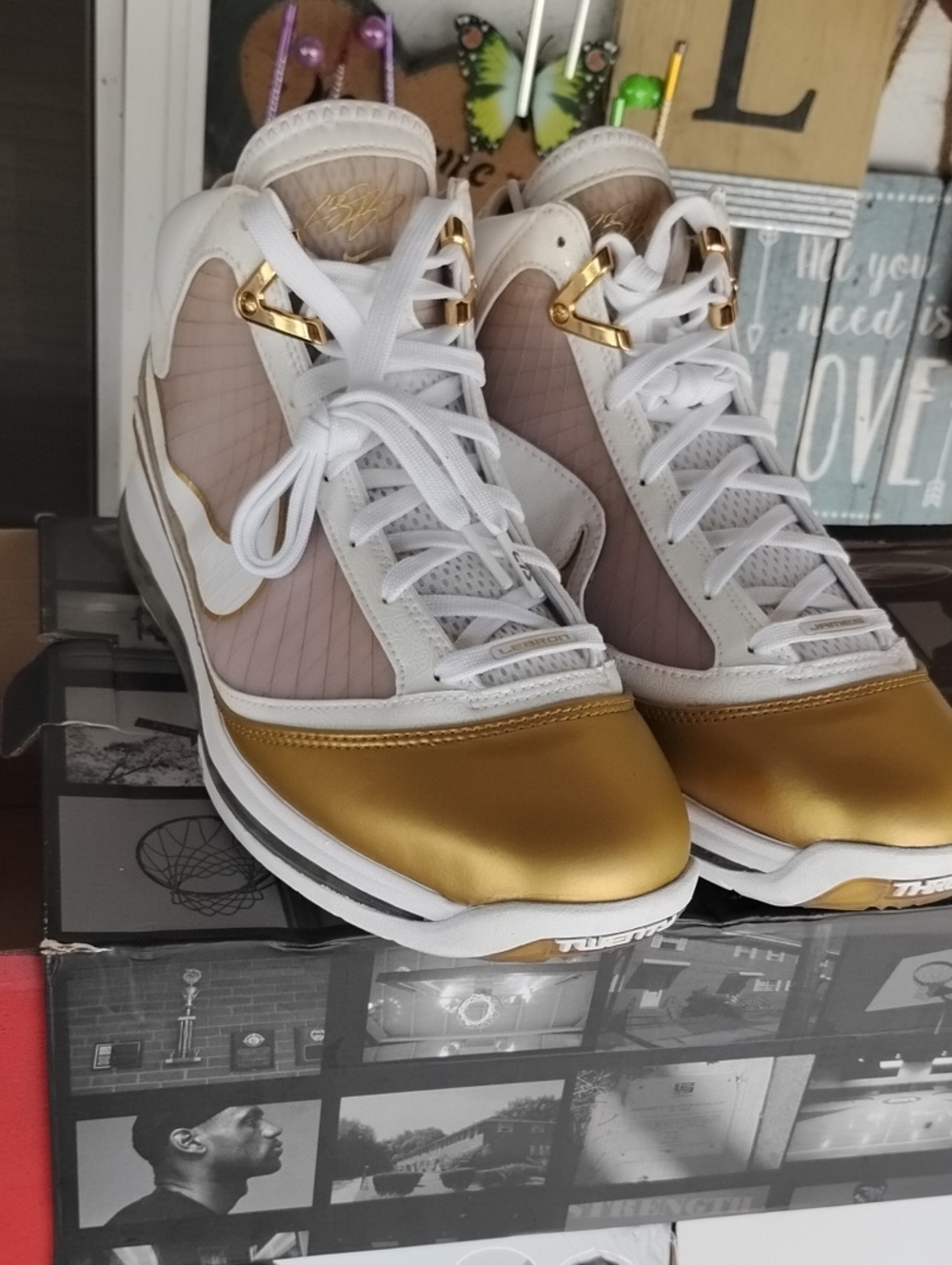 Nike Lebron VII QS White-Metallic Gold